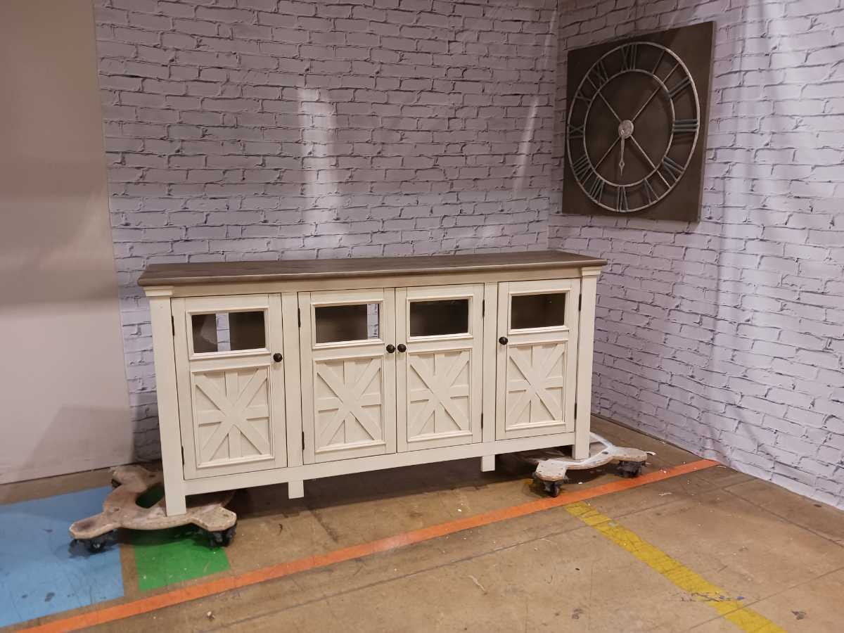 Bolanburg TV Stand - Gallery Image 11